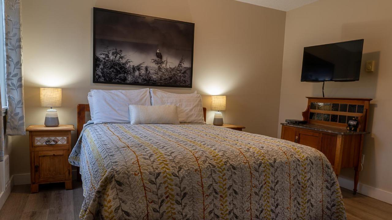 Wild Pacific Guest Suites Ucluelet Exterior foto