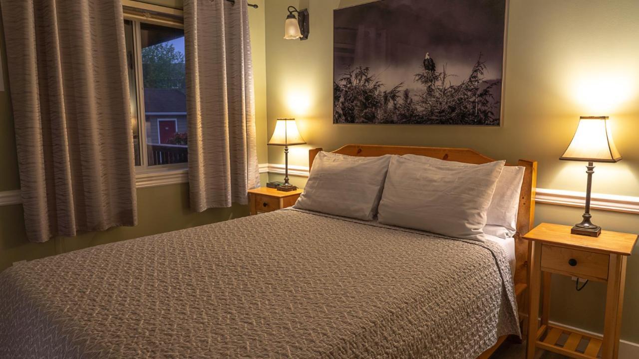 Wild Pacific Guest Suites Ucluelet Exterior foto